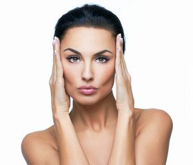 La dermopigmentation au secours de vos sourcils 