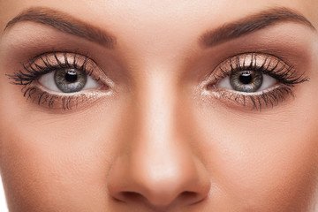 Le Maquillage Semi Permanent des Sourcils : combien de temps ça dure ?