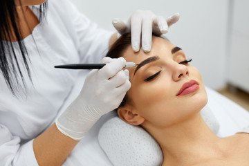 Le Maquillage Semi Permanent des Sourcils pour un résultat discret et naturel