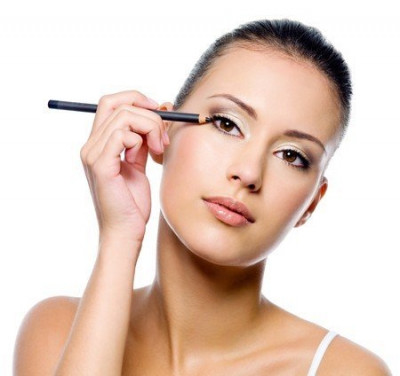 Quel maquillage choisir pour dessiner ses sourcils naturellement ?